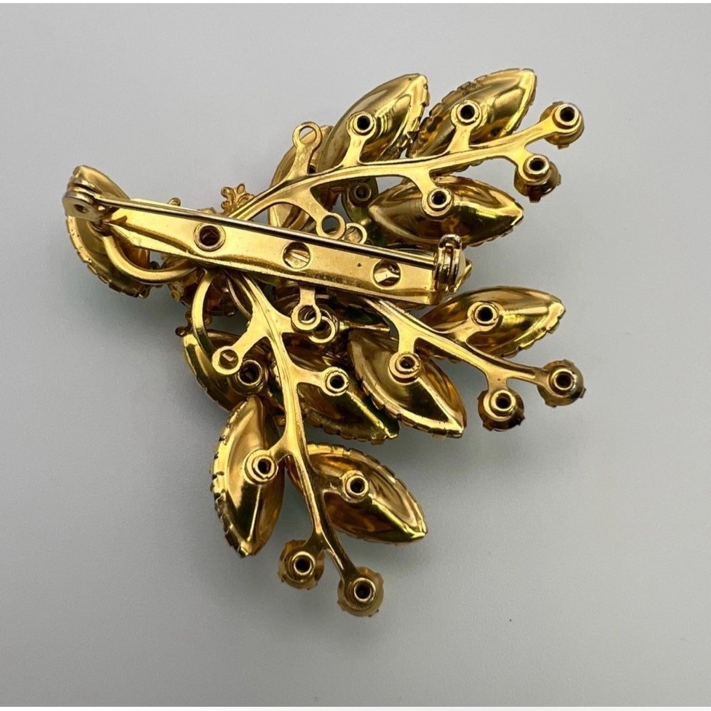 1950s Spectacular Open Back Green and Aurora Borealis Rhinestone Brooch - Picture 2 of 3